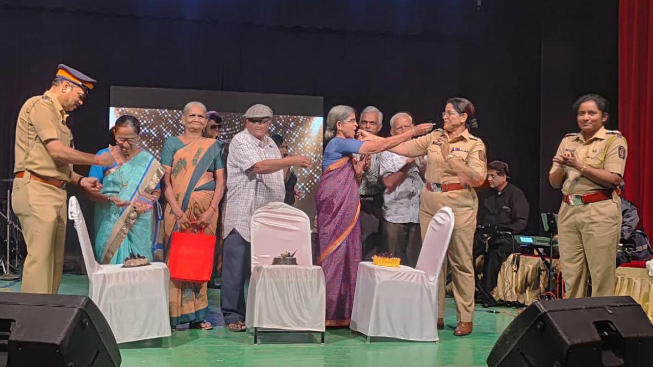 Mumbai Police hold cyber awareness drive for senior citizens in Vile Parle
